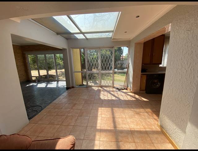 3 BEDROOM FREEHOLD FOR SALE IN PRIMROSE